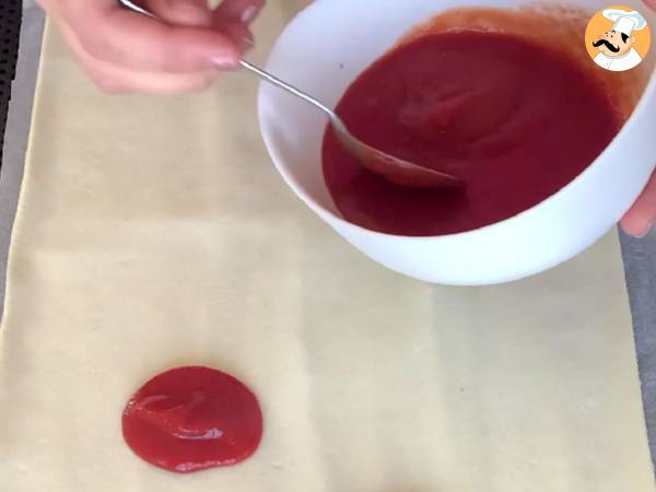 Maxi smördegssnurror (tomat, skinka, mozzarella, persilja) - Beredning steg 1