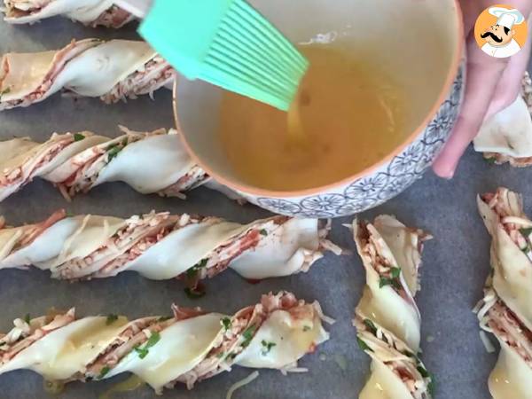 Maxi smördegssnurror (tomat, skinka, mozzarella, persilja) - Beredning steg 6