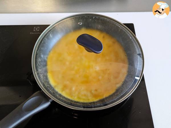 Lökomelett, det välsmakande och lättlagade receptet - Beredning steg 4