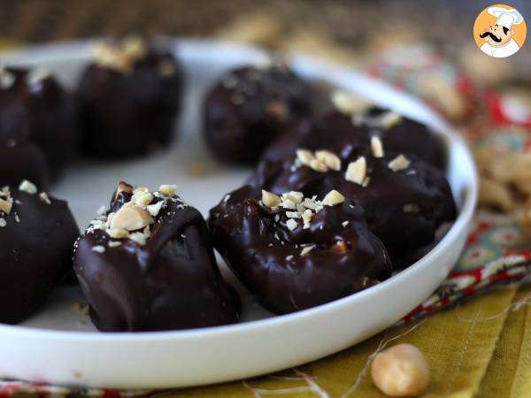 Hemmagjorda Snickers: dadlar, jordnötter och choklad - ett hälsosamt mellanmål utan tillsatt socker - Beredning steg 7