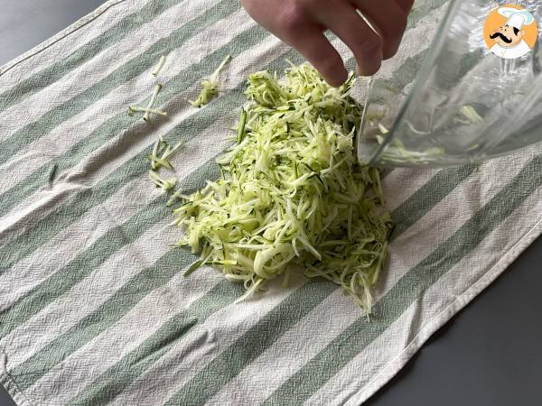 Zucchinipesto, det snabba och välsmakande receptet utan tillagning - Beredning steg 1