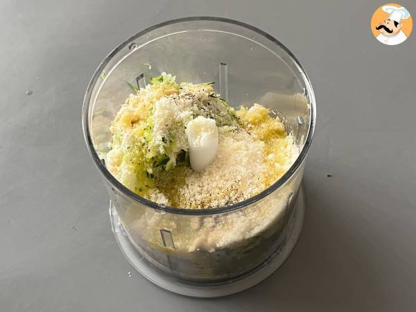 Zucchinipesto, det snabba och välsmakande receptet utan tillagning - Beredning steg 3
