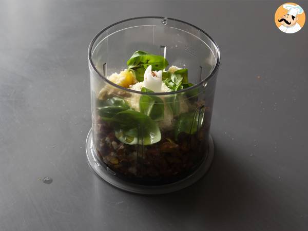 Pasta med pistagepesto, en läcker och enkel recept att förbereda - Beredning steg 1