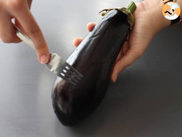 Baba ganoush, den läckra libanesiska aubergineröran - Beredning steg 1