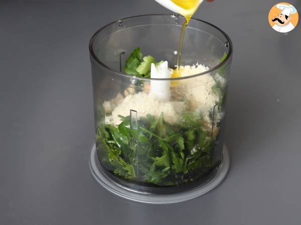 Pesto med persilja och jordnötter, en explosion av smaker - Beredning steg 2