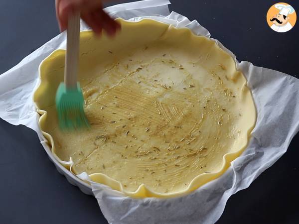 Vegetarisk tomat- och fetaquiche, perfekt att ta med på picknicken! - Beredning steg 3