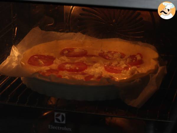 Vegetarisk tomat- och fetaquiche, perfekt att ta med på picknicken! - Beredning steg 5