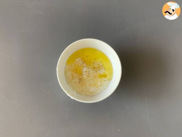 Yoghurtsås till sallader och köttbullar - Beredning steg 2