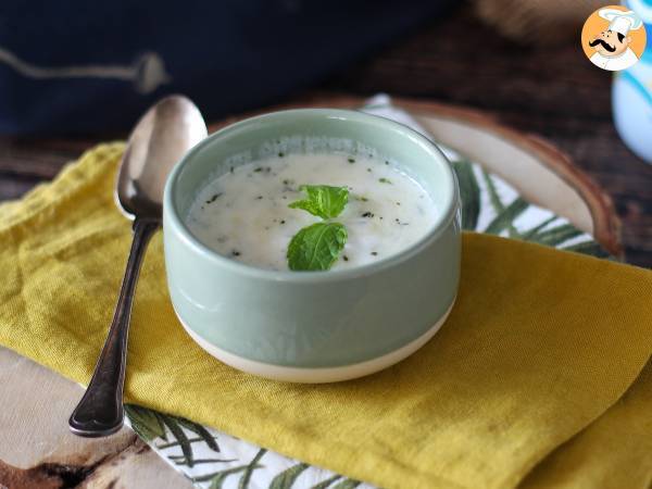 Yoghurtsås till sallader och köttbullar - Beredning steg 4