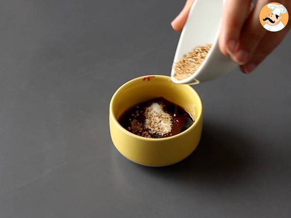 Kryddig koreansk gochujangsås till Bibimbap - Beredning steg 1