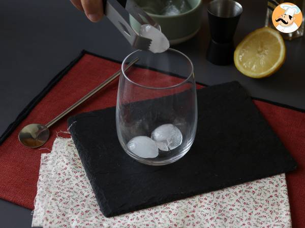 Spritz St-Germain med fläderblomslikör, den ultrafräscha cocktailen för sommaren - Beredning steg 1