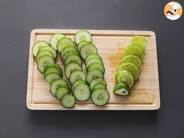 Vatten med smak av gurka, lime, mynta och ingefära - Beredning steg 1