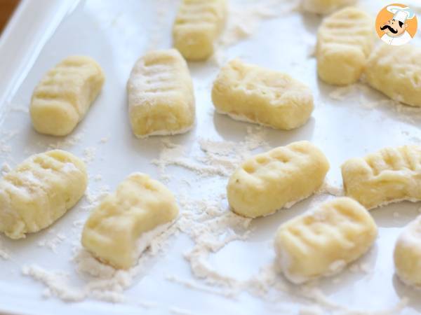 Hemlagad potatisgnocchi med pesto - Beredning steg 4
