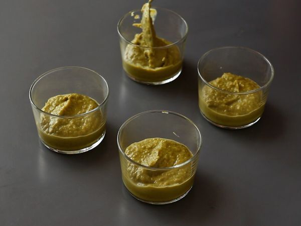 Vegetariska verrines: ärtsoppa, parmesancrumble och mascarponekräm - Beredning steg 7