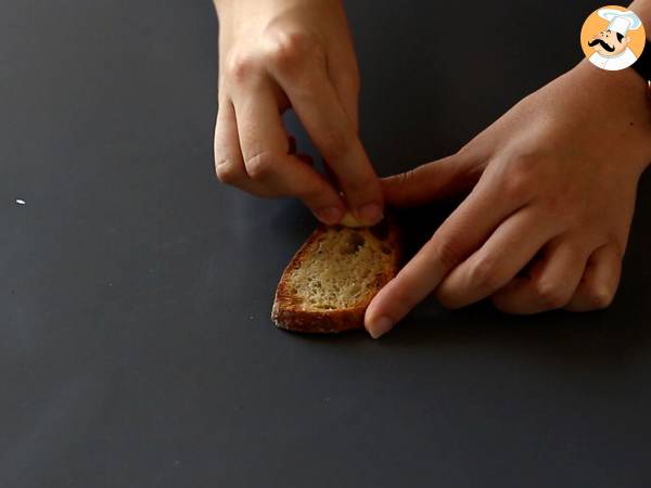 Smörgåsar med tomat och serranoskinka - Beredning steg 1