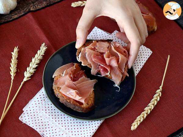 Smörgåsar med tomat och serranoskinka - Beredning steg 5
