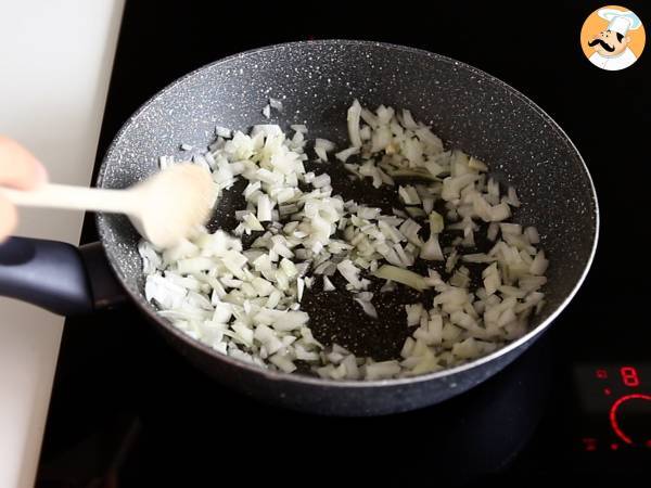 Spanakopita, den superenkla grekiska pajen med spenat och fetaost - Beredning steg 1