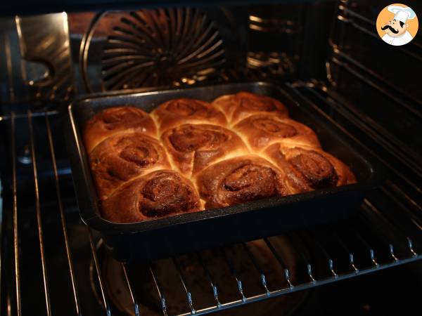 Kanelbullar, brioche med kanel och vaniljglasyr - Beredning steg 10