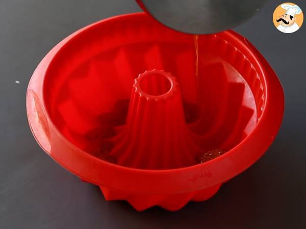 Choco flan, den perfekta kombinationen av en saftig chokladkaka och en vaniljkaramellflan - Beredning steg 2