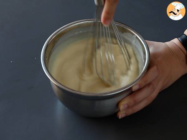 Choco flan, den perfekta kombinationen av en saftig chokladkaka och en vaniljkaramellflan - Beredning steg 3