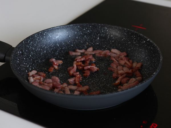 Bacon-, getost- och valnötskaka - Beredning steg 1