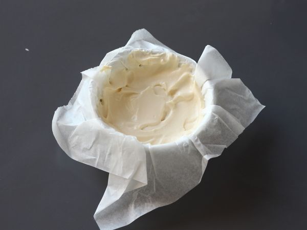 Ekonomisk ricottafondanttårta med endast 4 ingredienser - Beredning steg 2