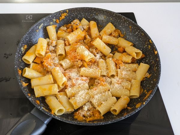 Pasta med pumpa och korv - Beredning steg 7