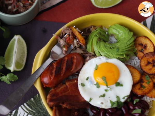 Bandeja Paisa, en colombiansk maträtt full av smak och tradition - Beredning steg 12