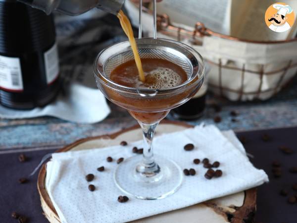 Espresso Martini, den perfekta cocktailen för kaffeälskare - Beredning steg 4