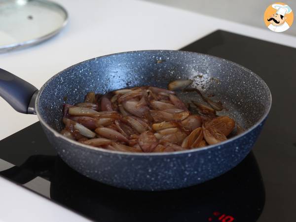 Tarte tatin med schalottenlök och fetaost, den oemotståndliga salta varianten! - Beredning steg 3
