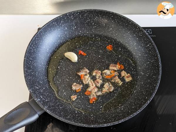 Spaghetti alla puttanesca, en snabb och välsmakande rätt - Beredning steg 1