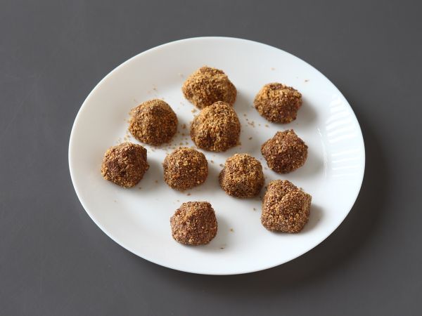 Hemmagjorda Ferrero-stil rochers - Beredning steg 8