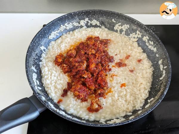 Risotto 'nduja och korv, en rätt med intensiv smak - Beredning steg 5