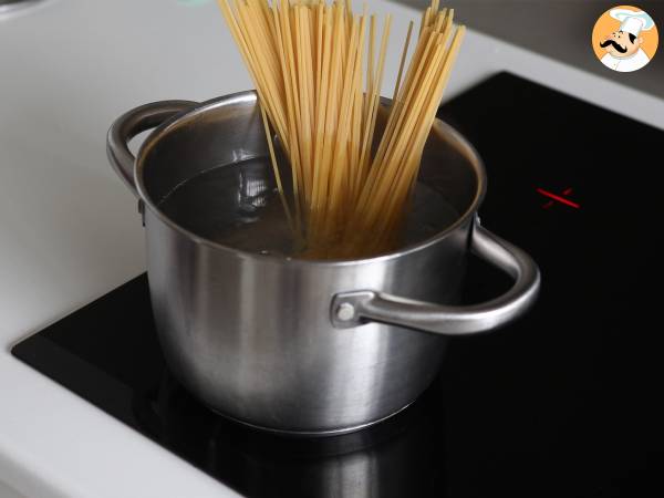 Spaghetti alla carbonara, det äkta italienska receptet! - Beredning steg 1
