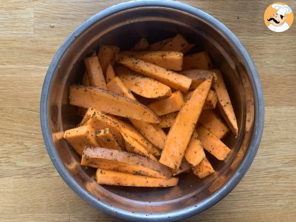Sötpotatispommes i Air Fryer för ett krispigt och segt resultat! - Beredning steg 3