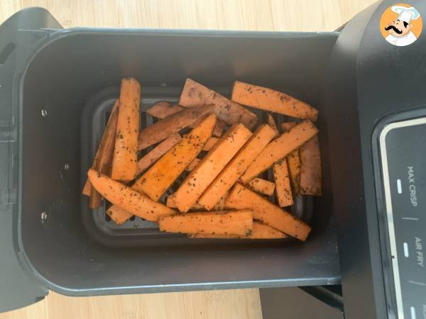 Sötpotatispommes i Air Fryer för ett krispigt och segt resultat! - Beredning steg 4