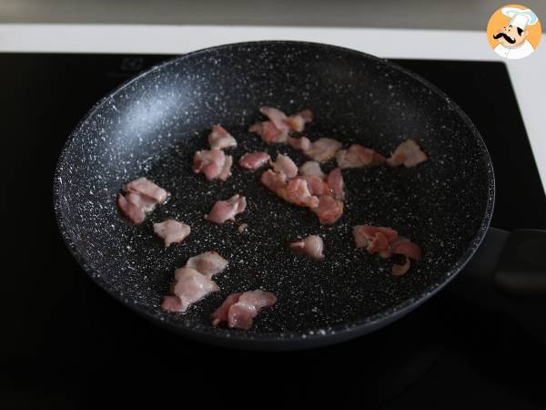 Hur man lagar Buldak-nudlar med carbonara-smak? Den bästa receptet! - Beredning steg 1