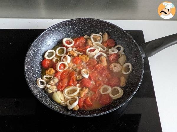 Pasta med frysta skaldjur - en välsmakande och snabb rätt - Beredning steg 3