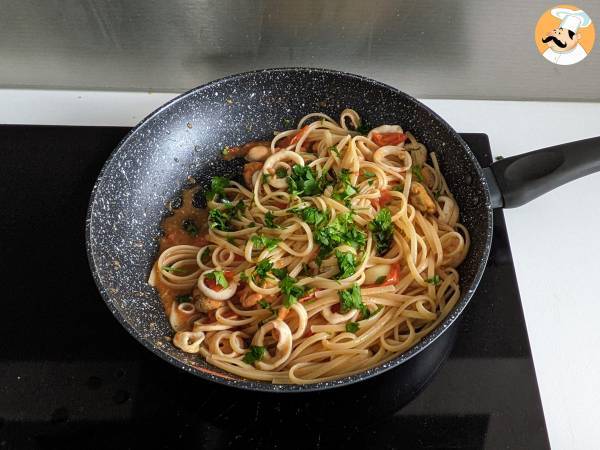 Pasta med frysta skaldjur - en välsmakande och snabb rätt - Beredning steg 6