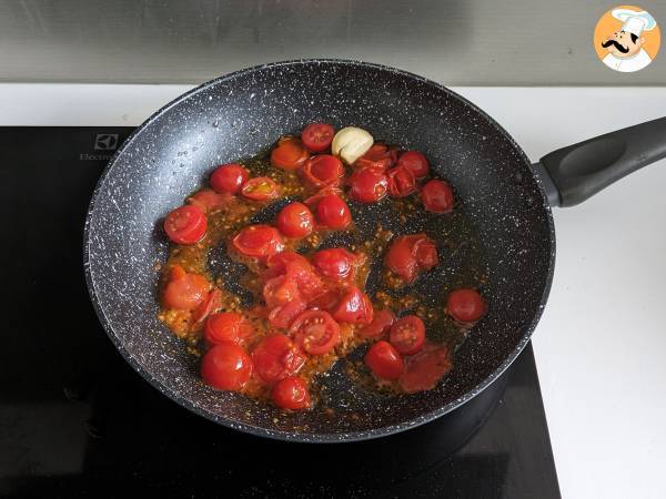 Pasta med pilgrimsmusslor, en elegant förrätt med skaldjur - Beredning steg 2