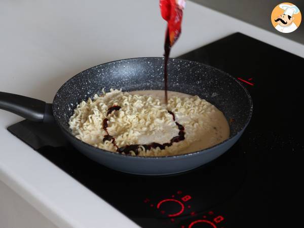 Hur man lagar Buldak med ostsmak? Snabbt och enkelt recept! - Beredning steg 5