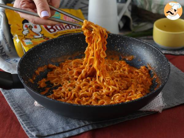 Hur man lagar Buldak med ostsmak? Snabbt och enkelt recept! - Beredning steg 8