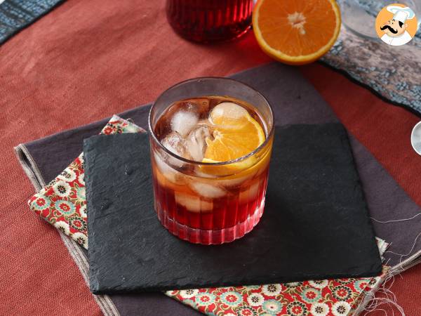 Negroni: receptet med rätt doser för att förbereda det hemma - Beredning steg 3