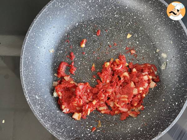 Ris med röda bönor och bacon: en typisk kubansk rätt - Beredning steg 3