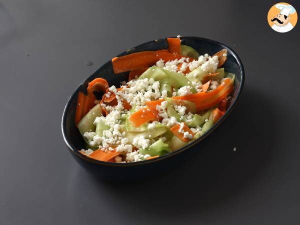 Grönsakssallad med tagliatelle och jordnötssås - Beredning steg 6