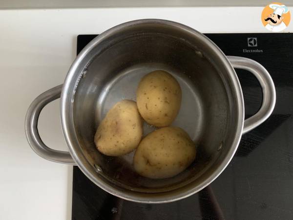 Gurka och krispig potatissallad - Beredning steg 1