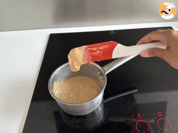 Jordnötsbrigadeiro, en läcker brasiliansk sötsak - Beredning steg 2