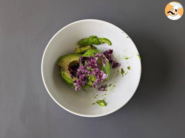 Kall pasta med avokadokräm, mandlar och körsbärstomater: vegetarisk och mycket god! - Beredning steg 2