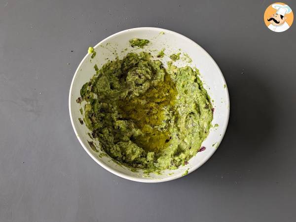 Kall pasta med avokadokräm, mandlar och körsbärstomater: vegetarisk och mycket god! - Beredning steg 3