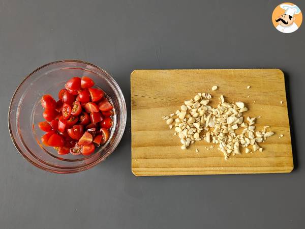 Kall pasta med avokadokräm, mandlar och körsbärstomater: vegetarisk och mycket god! - Beredning steg 4